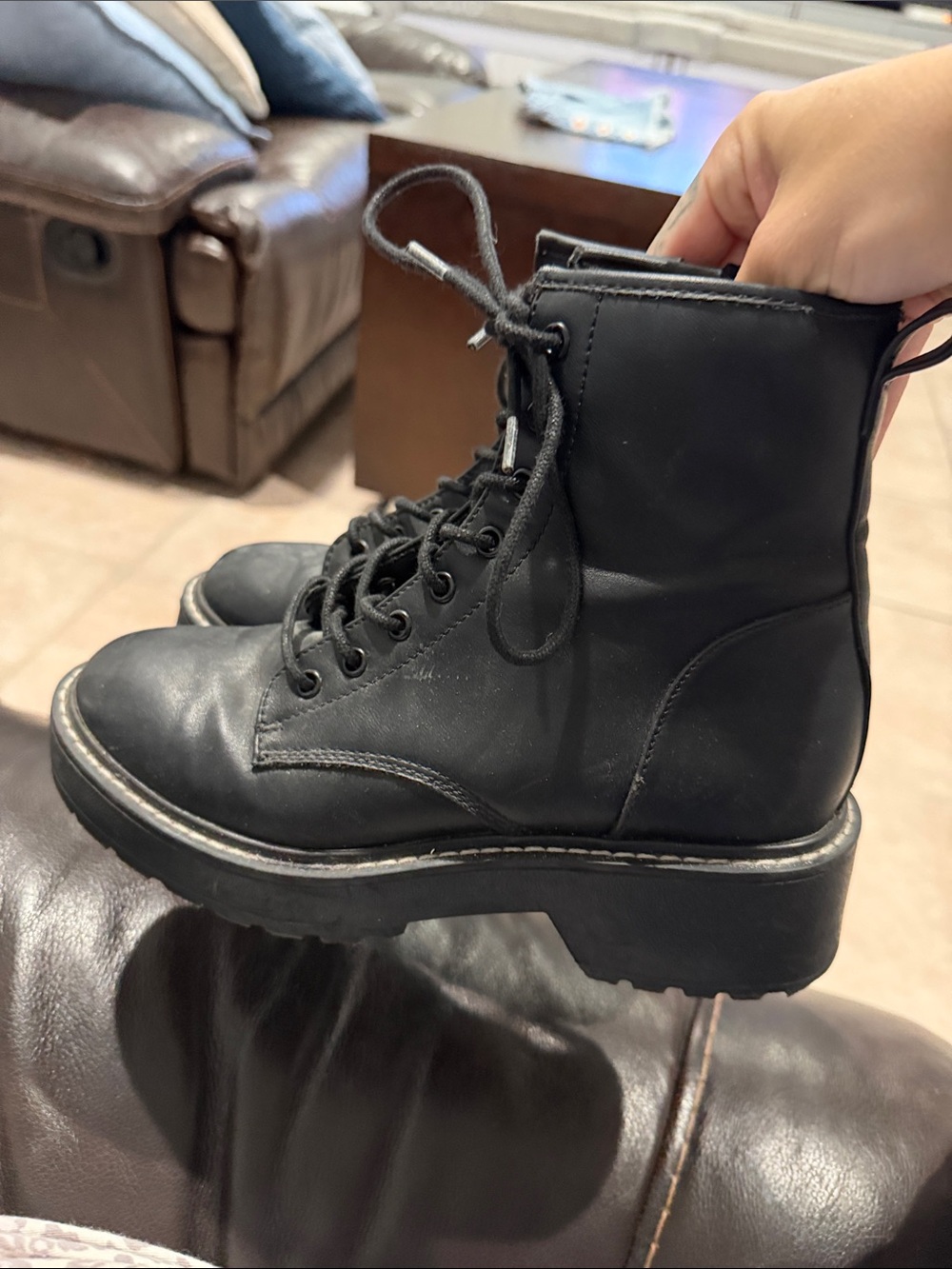 Woman’s Black Lace-Up Combat Boots 6.5 @@@